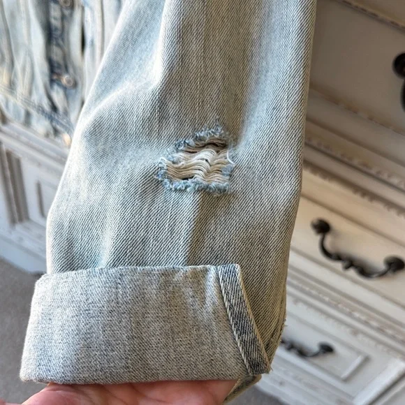 Old Navy Women's Faded Blue Jean Jacket - Picture 5 of 7
